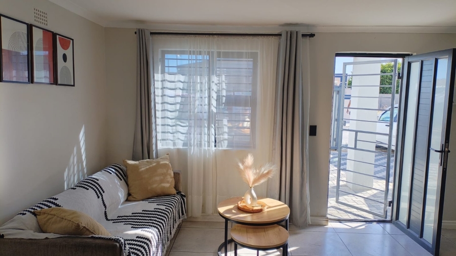 3 Bedroom Property for Sale in Eersterivier South Western Cape